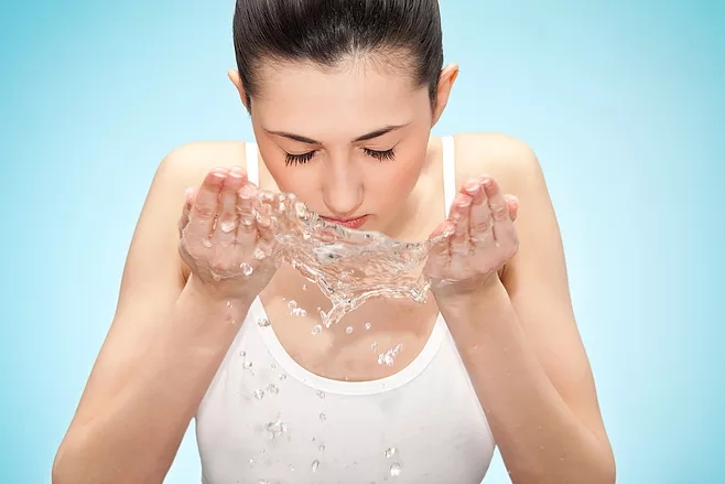 還原水機 皮膚變白變好的人用的是它……